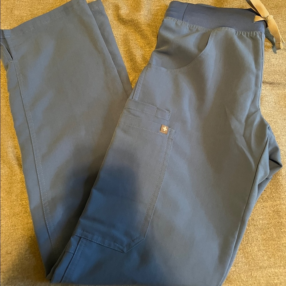 Figs scrubs